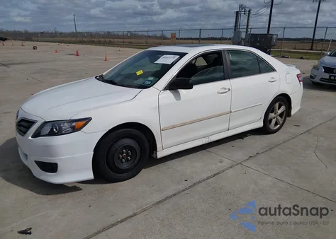 2011 Toyota Camry Se V6 z USA, uszkodzony, nr VIN 4T1BK3EK9BU619928